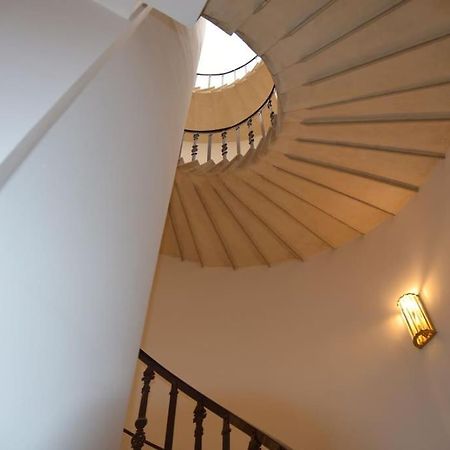 Queen Verona Luxury Apartment Екстер'єр фото