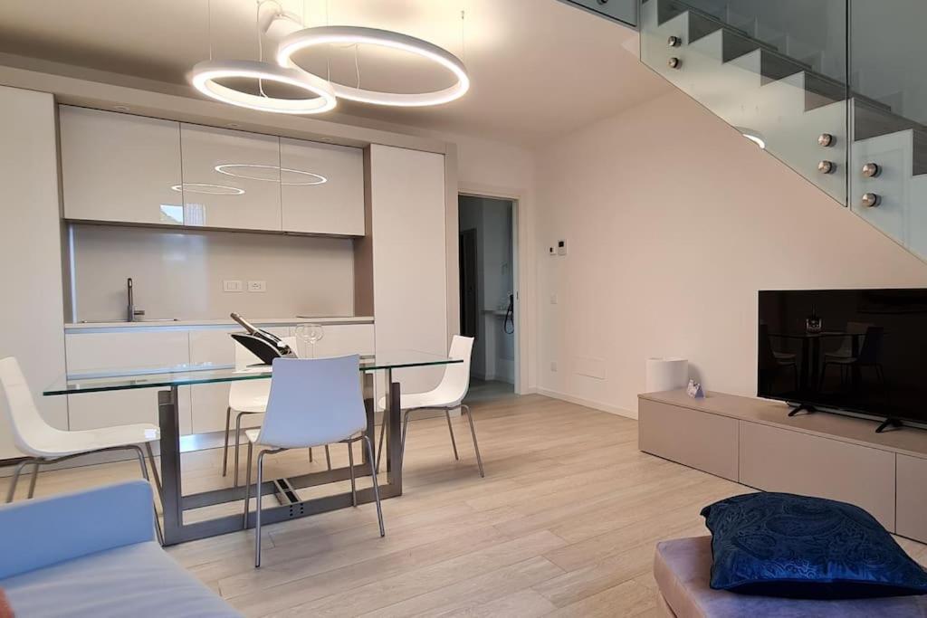Queen Verona Luxury Apartment Екстер'єр фото