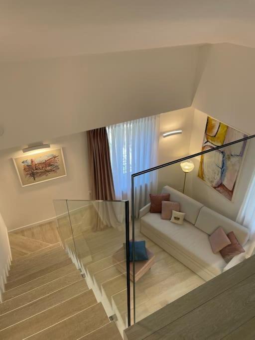 Queen Verona Luxury Apartment Екстер'єр фото