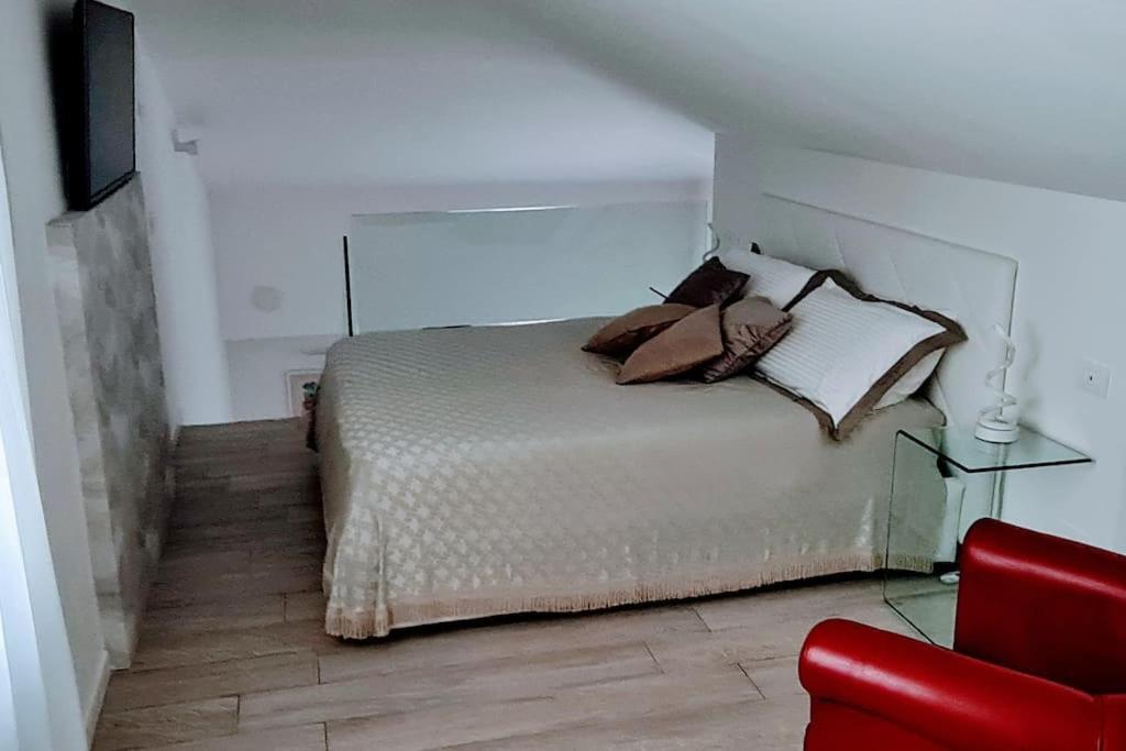 Queen Verona Luxury Apartment Екстер'єр фото