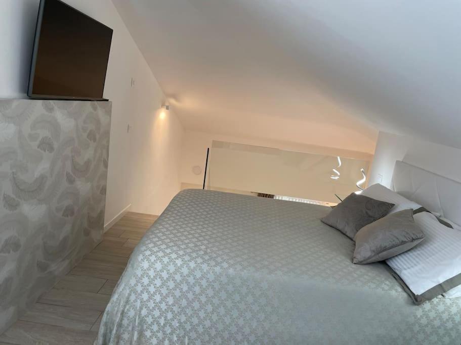 Queen Verona Luxury Apartment Екстер'єр фото
