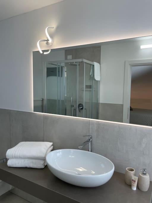 Queen Verona Luxury Apartment Екстер'єр фото